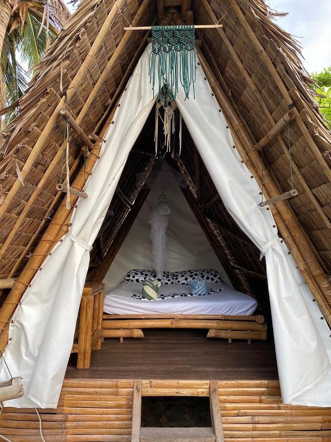Georgia'S Neverland Hostel Logon Exterior photo