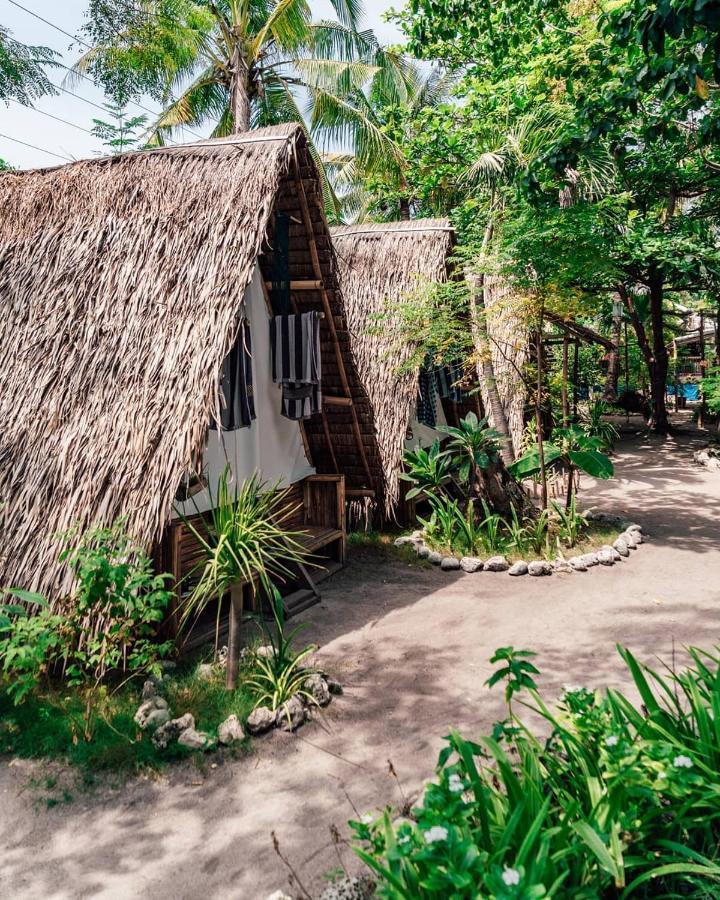 Georgia'S Neverland Hostel Logon Exterior photo