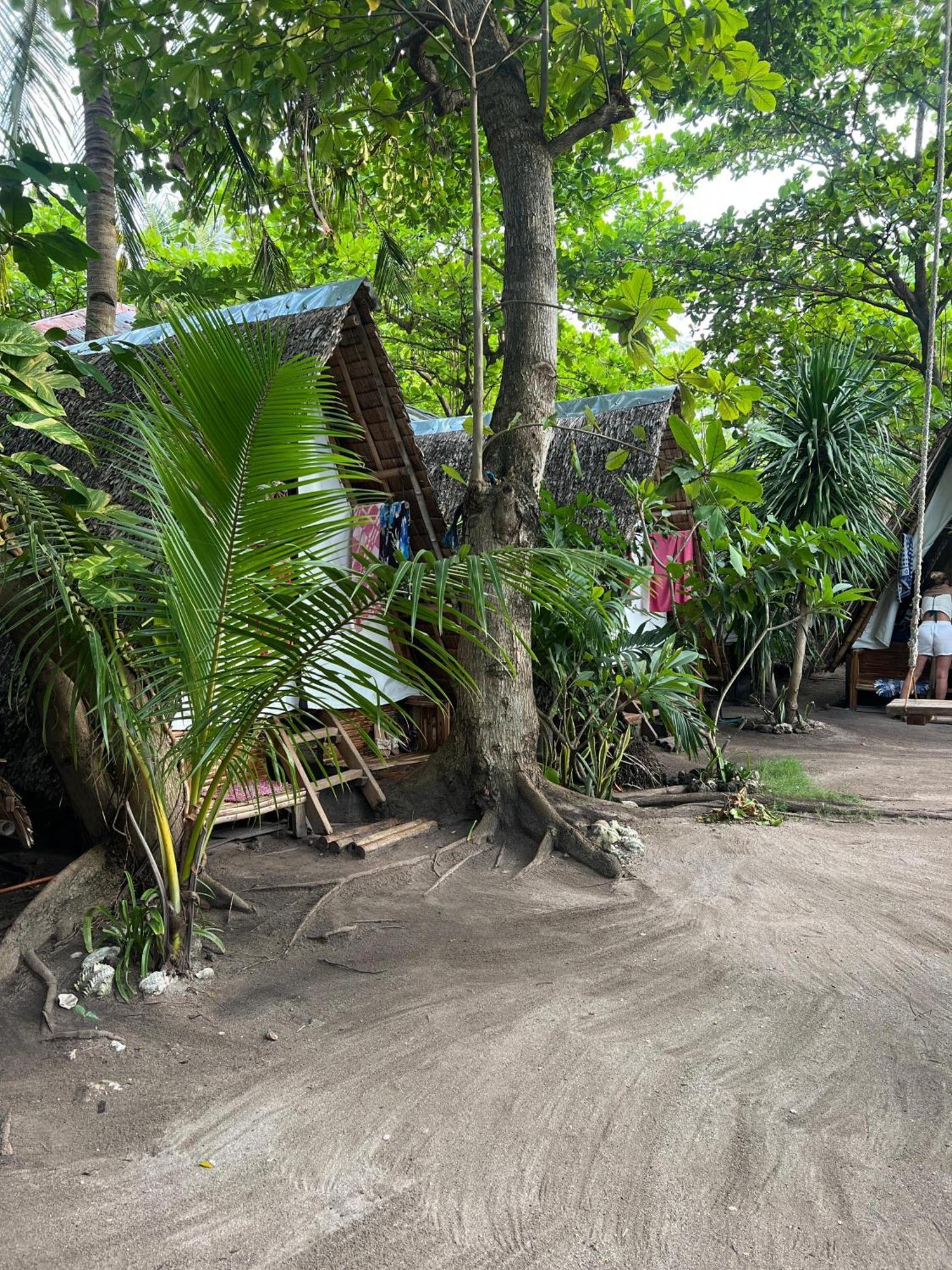 Georgia'S Neverland Hostel Logon Exterior photo